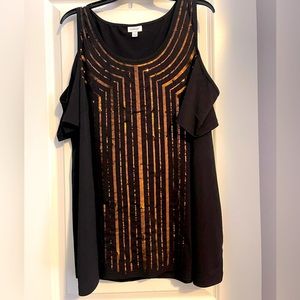 Avenue NWOT cold shoulder top black with metallic front 22/24